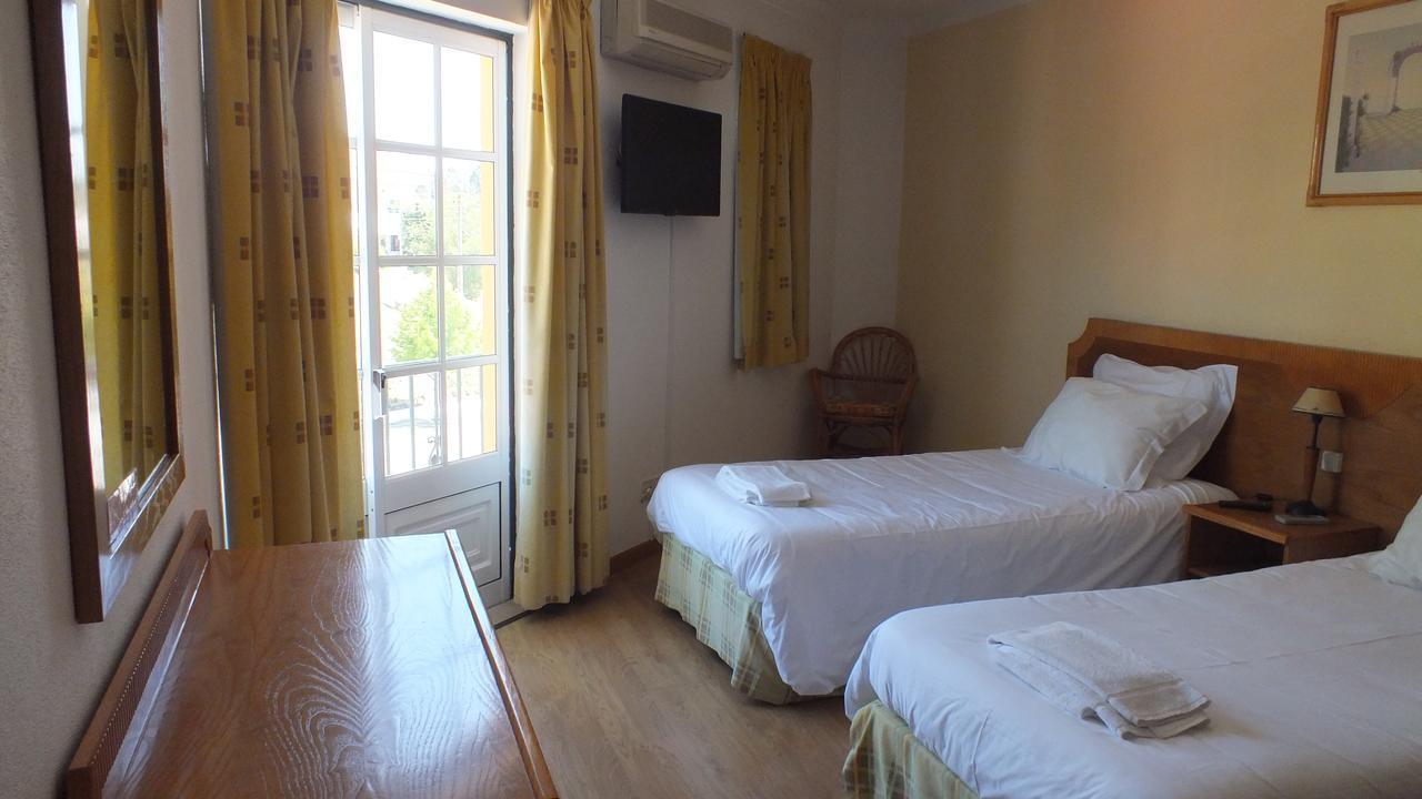 Residencial Gil Vicente Bed & Breakfast Sardoal Exterior photo